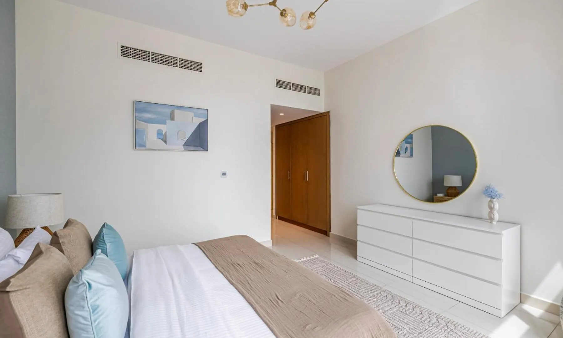 Nox Spacious 3Br In Boulevard Crescent Tower Summer Deal Dubai Apartment