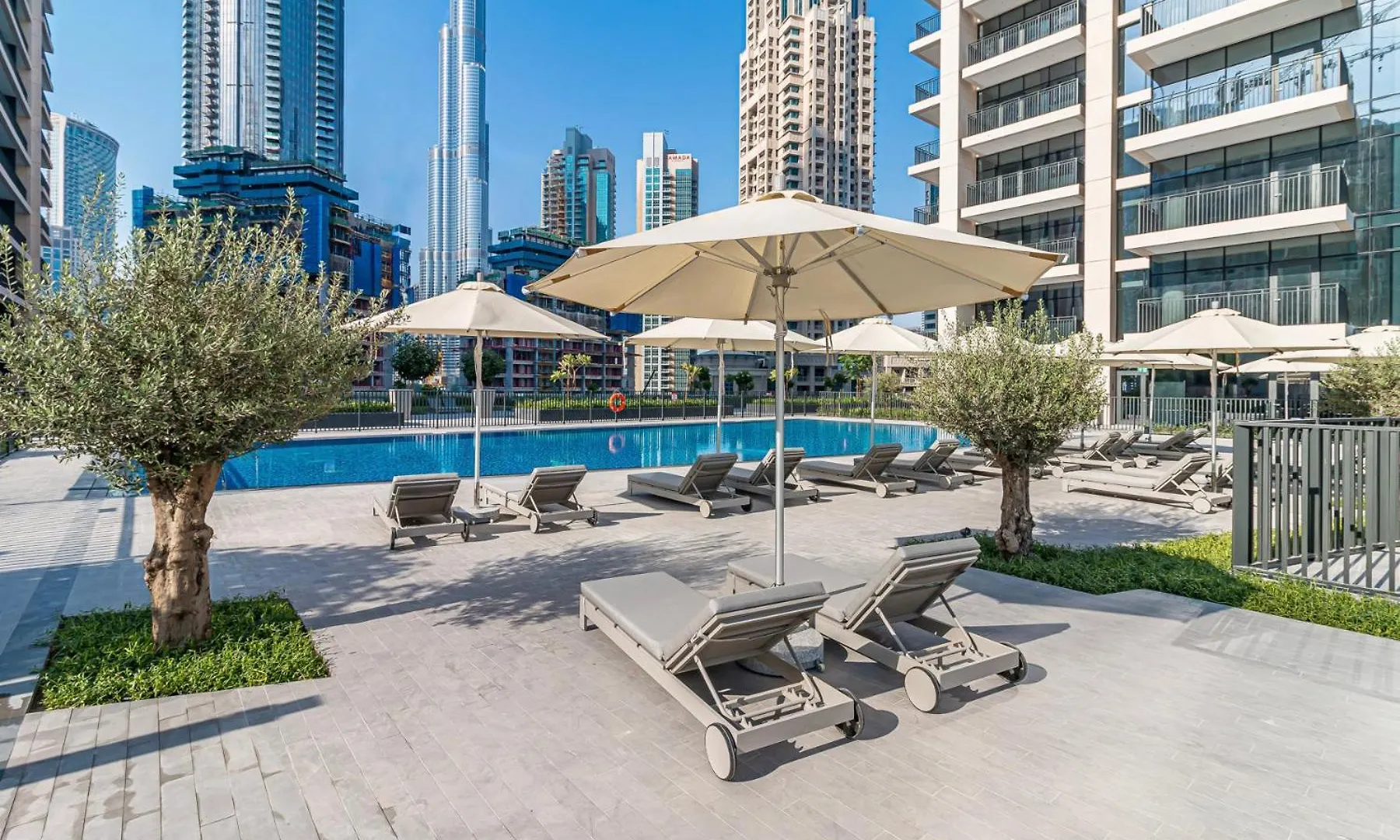 Nox Spacious 3Br In Boulevard Crescent Tower Summer Deal Dubai Apartment